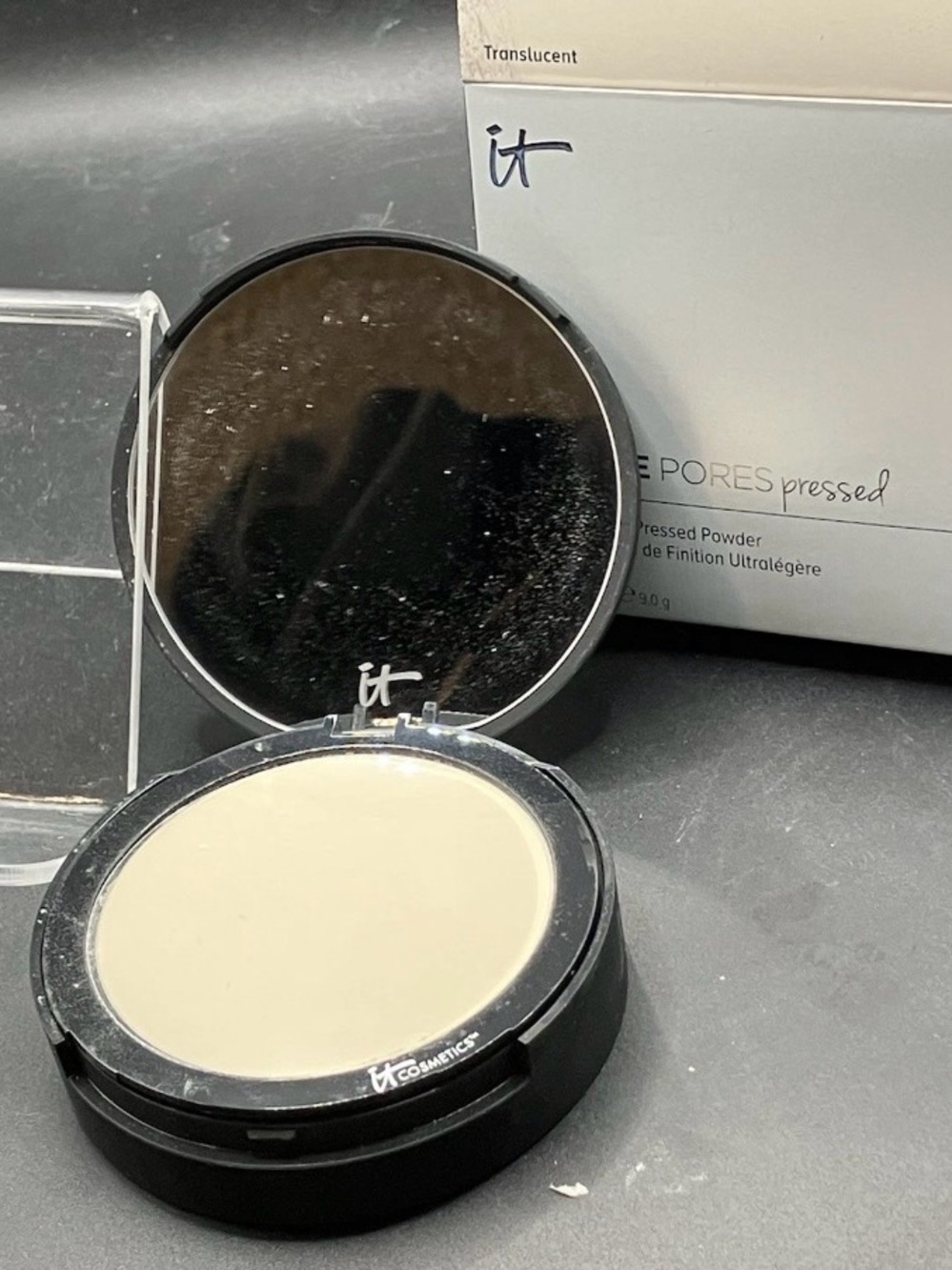 it Cosmetics Bye Bye Pores Pressed Airbrush Finish Powder Translucent NEW 9g .3 - Picture 8 of 9